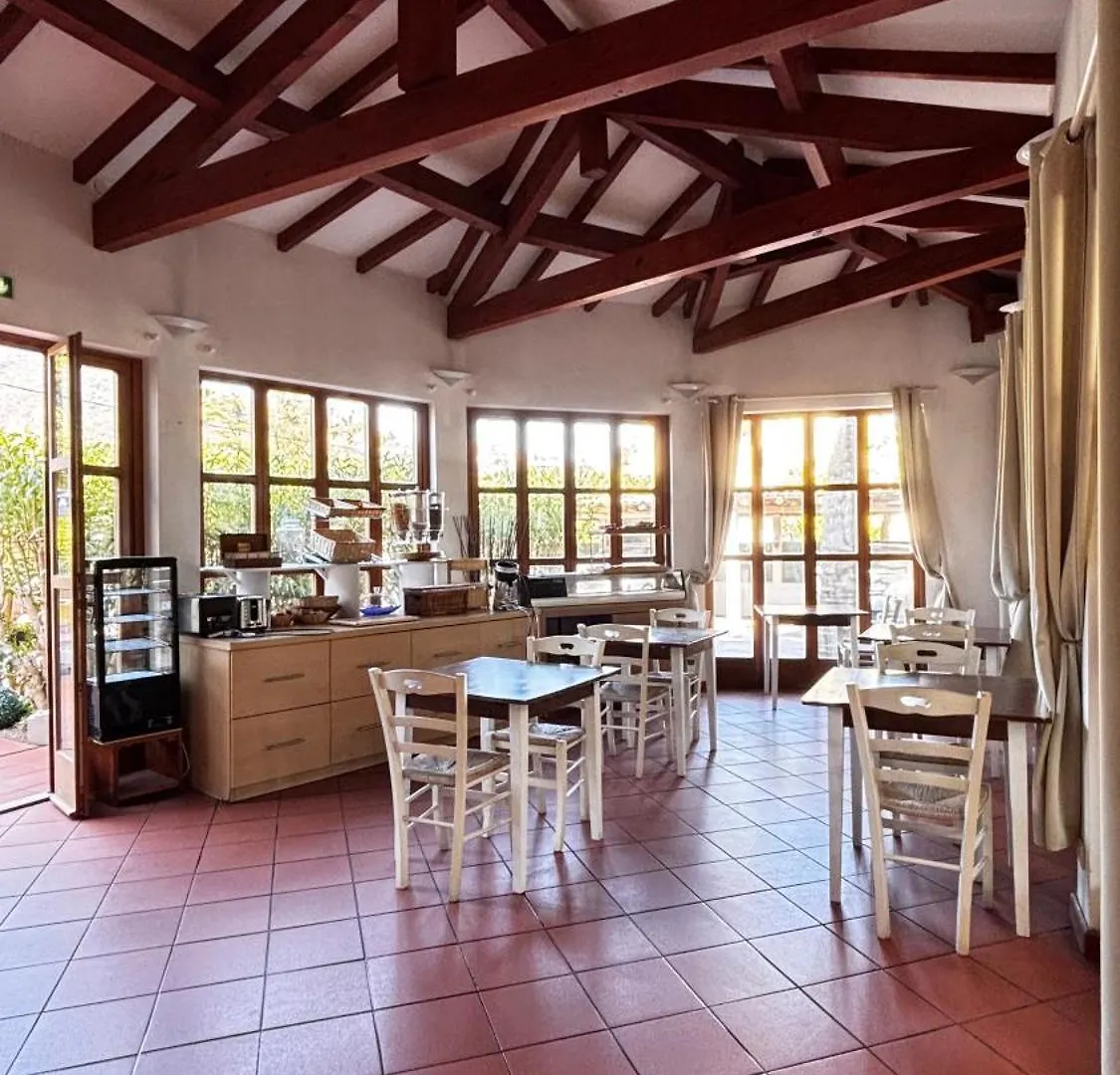 **  Hotel La Bastide Le Lavandou Francia