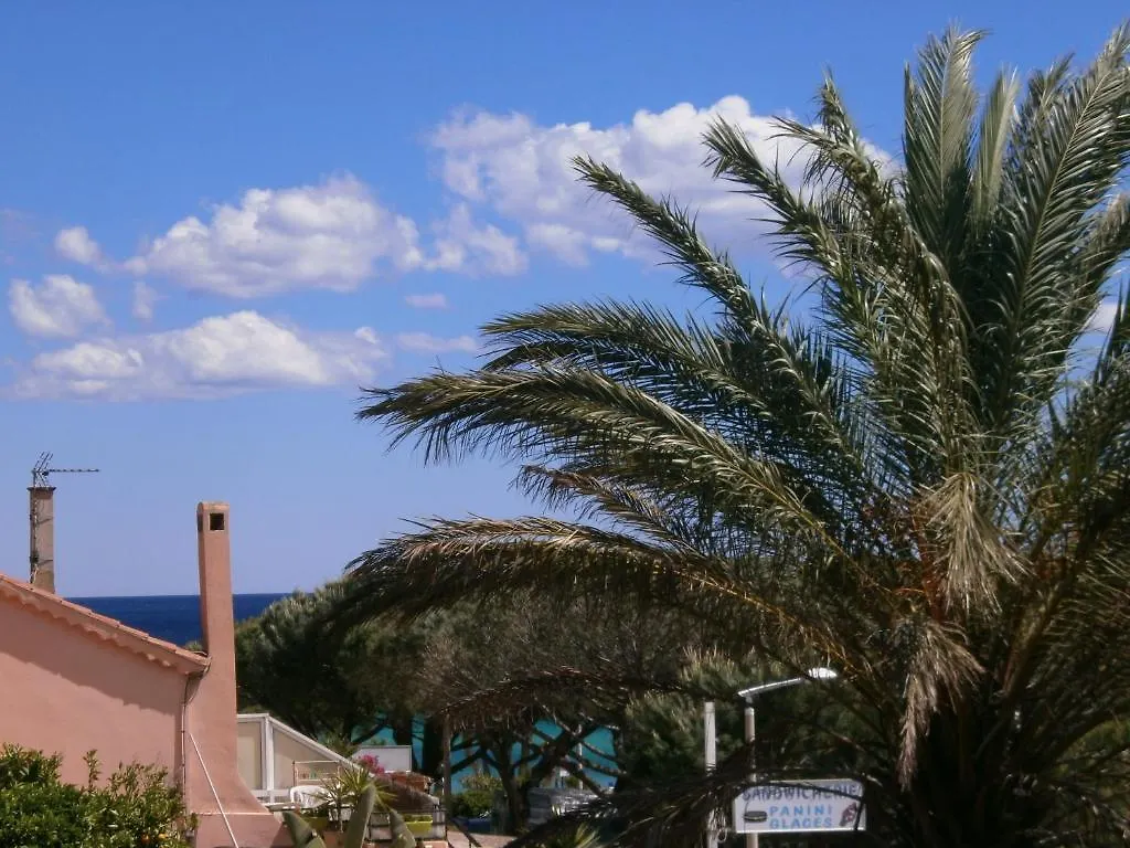 Hotel La Bastide Le Lavandou 2*,